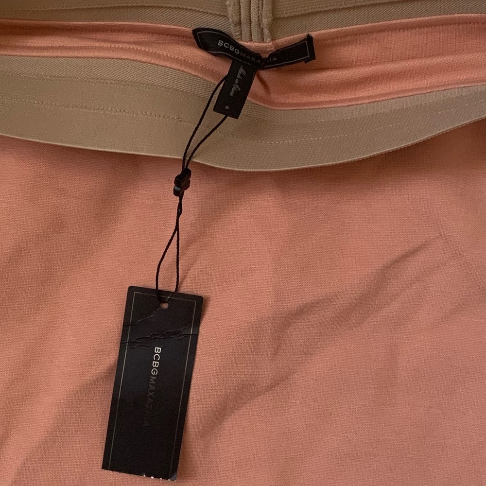 NWT BCBG Max Azria Athena skirt in blush, size S - Picture 3 of 8